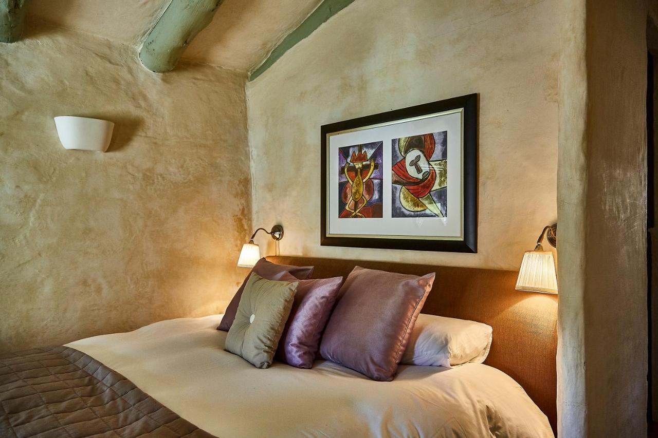 Sitges Hill Retreats-Masia Nur 22 Bedrooms Divided Over 9 Houses For Max 44 Guests Canyelles  Exterior photo