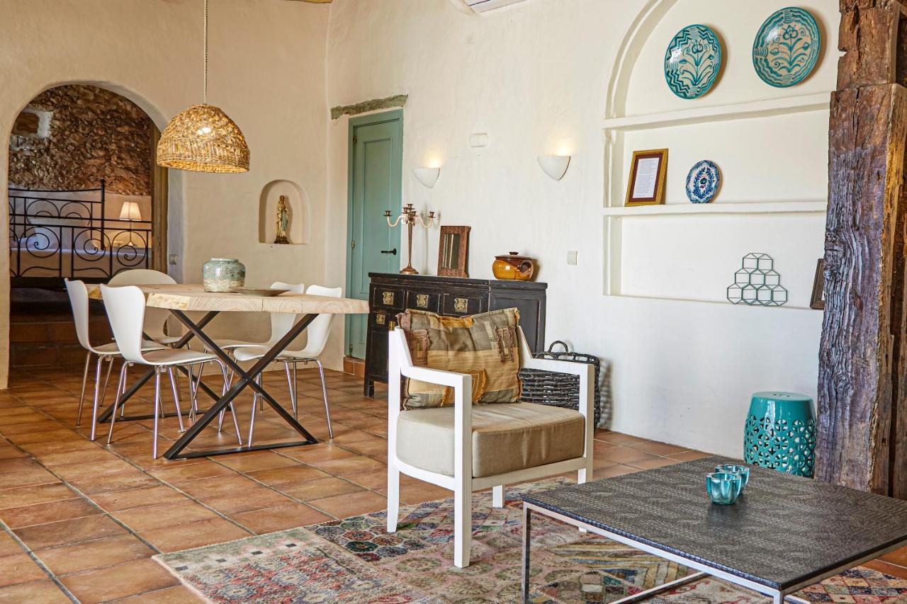 Sitges Hill Retreats-Masia Nur 22 Bedrooms Divided Over 9 Houses For Max 44 Guests Canyelles  Exterior photo