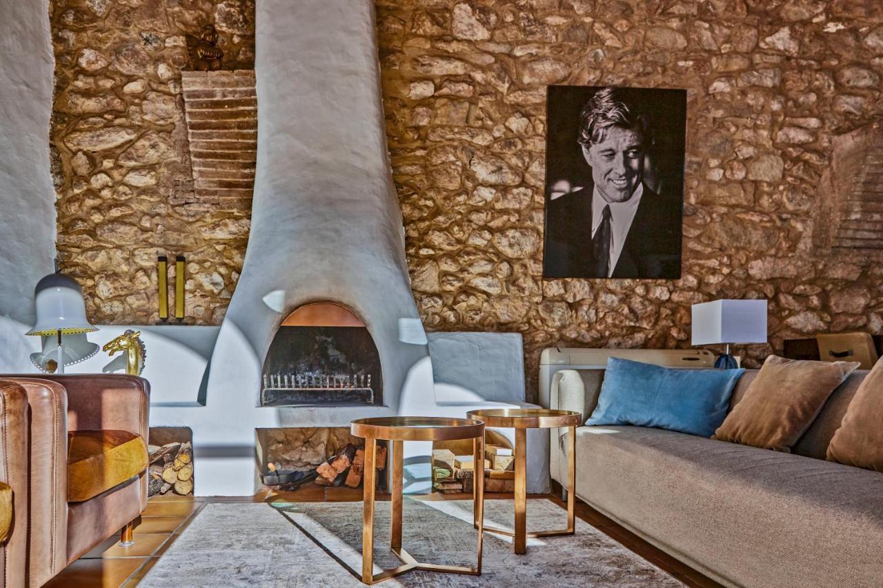 Sitges Hill Retreats-Masia Nur 22 Bedrooms Divided Over 9 Houses For Max 44 Guests Canyelles  Exterior photo