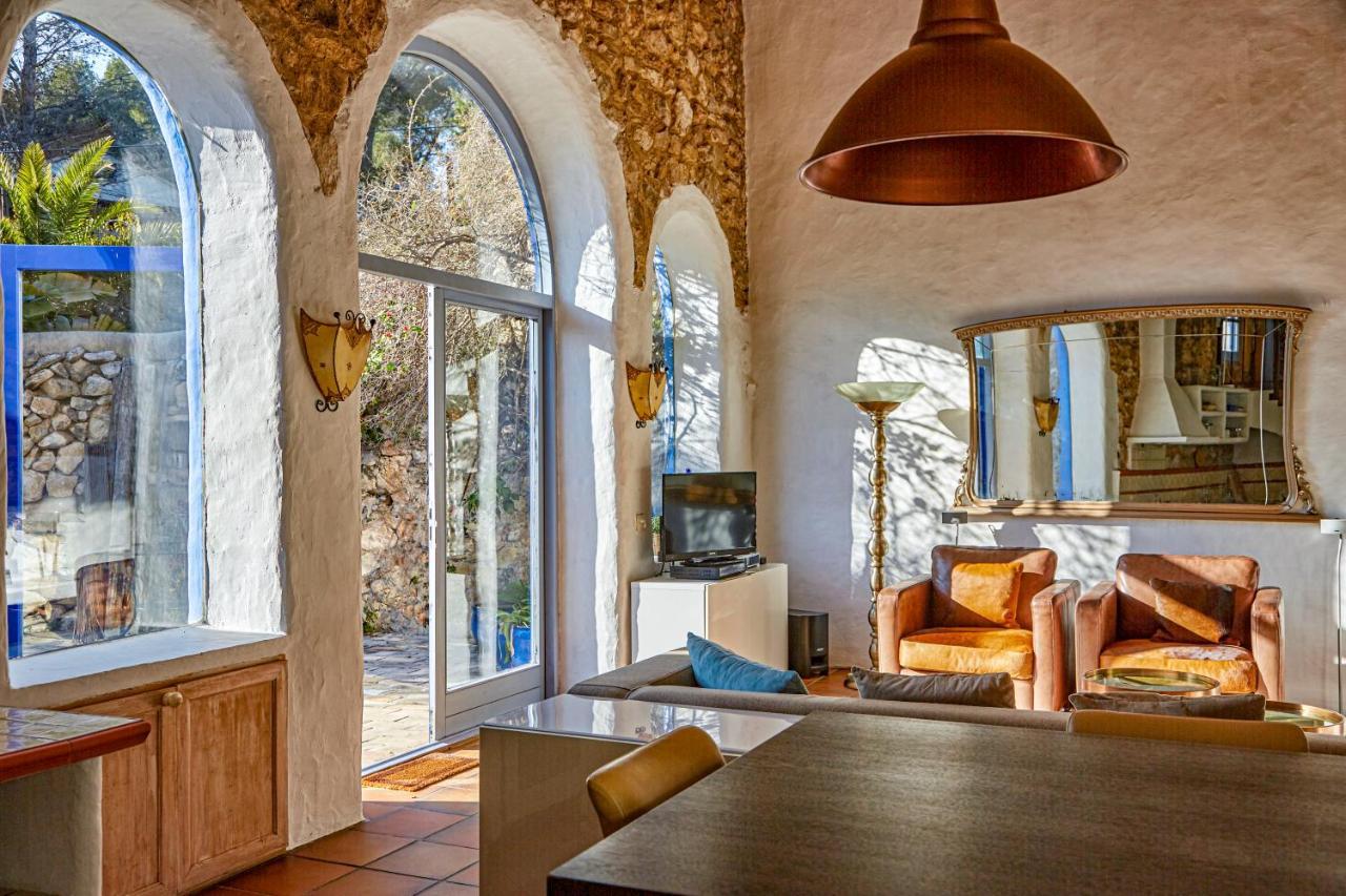 Sitges Hill Retreats-Masia Nur 22 Bedrooms Divided Over 9 Houses For Max 44 Guests Canyelles  Exterior photo