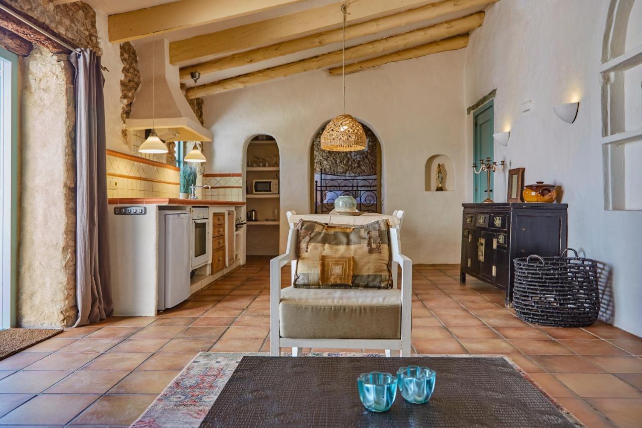 Sitges Hill Retreats-Masia Nur 22 Bedrooms Divided Over 9 Houses For Max 44 Guests Canyelles  Exterior photo