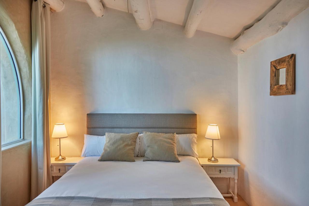 Sitges Hill Retreats-Masia Nur 22 Bedrooms Divided Over 9 Houses For Max 44 Guests Canyelles  Exterior photo